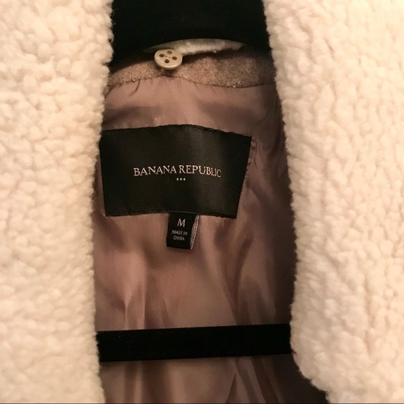 Banana Republic short wool jacket in tan. - Picture 2 of 5